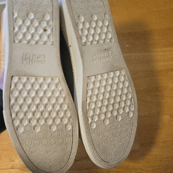 Women's Johnston And Murphy Sneakers - Picture 3 of 4